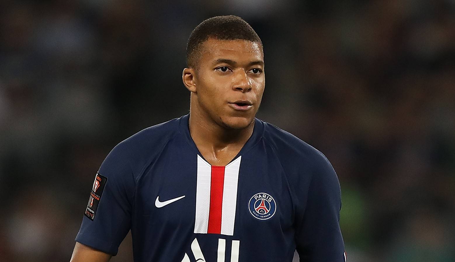 法媒记者：姆巴佩一定要坚强到底 即使不踢也要留在巴黎 